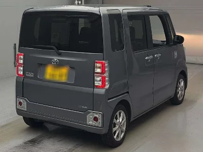 Toyota Pixis Mega