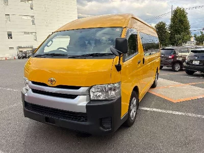 Toyota HiAce Commuter