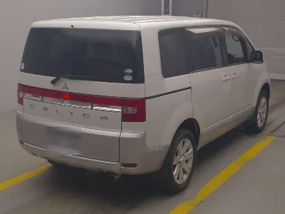 Mitsubishi DELICA D5