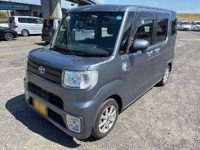 Toyota Pixis Mega
