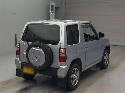Nissan Kix