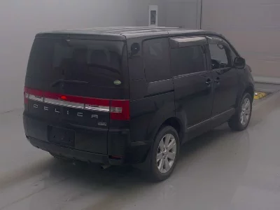 Mitsubishi DELICA D5