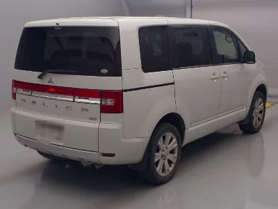 Mitsubishi DELICA D5