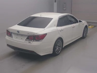 Toyota CROWN HYBRID