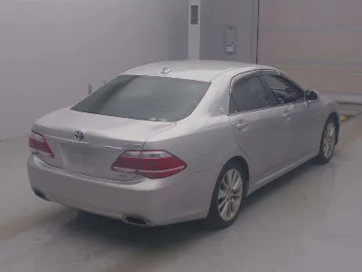 Toyota CROWN HYBRID