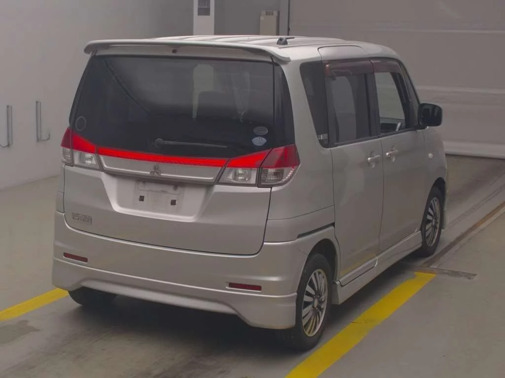 Mitsubishi Delica D:2  с аукциона в Японии