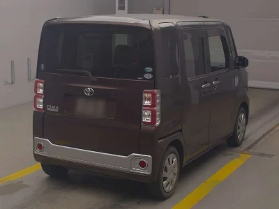 Toyota Pixis Mega