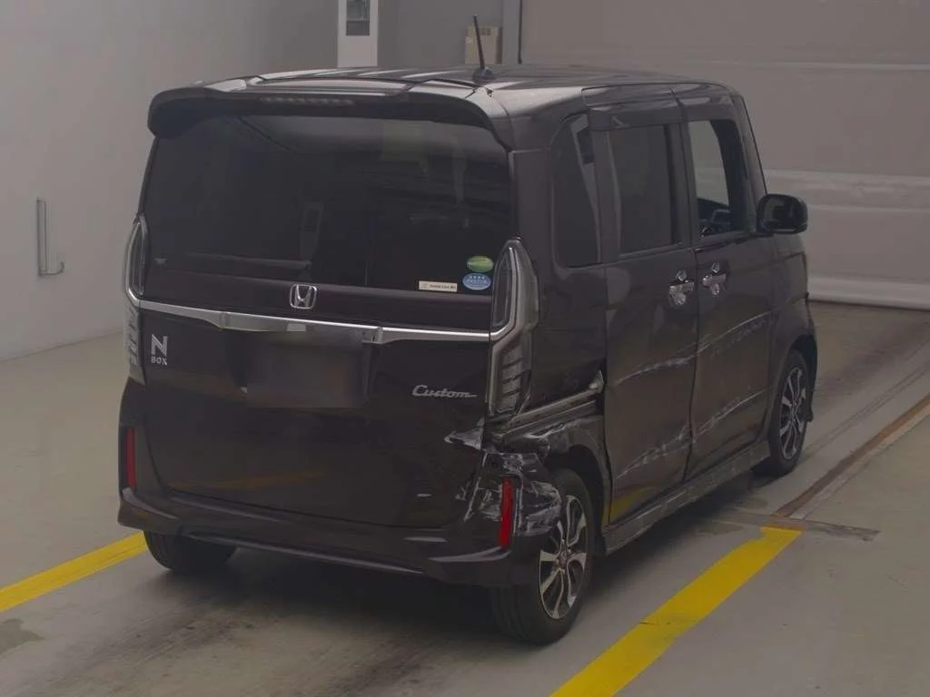 Honda N BOX CUSTOM  с аукциона в Японии