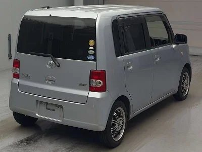Toyota Pixis Space