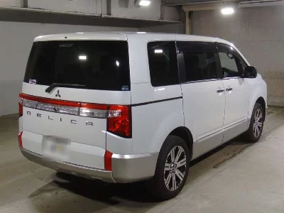 Mitsubishi DELICA D5