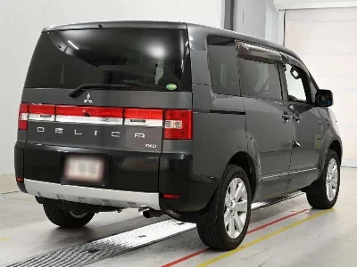 Mitsubishi DELICA D5