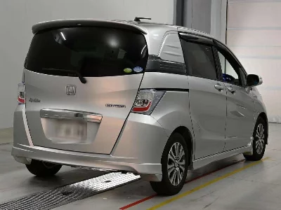 Honda FREED SPIKE HYBRID