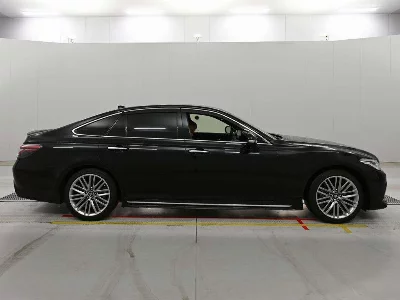 Toyota CROWN HYBRID