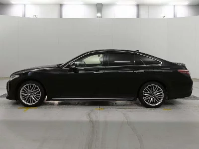 Toyota CROWN HYBRID