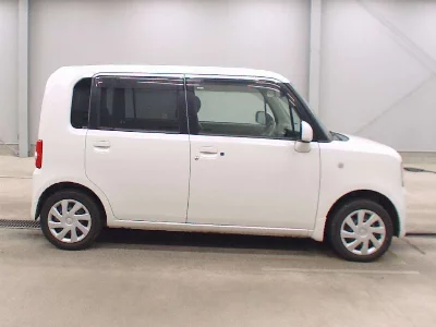 Toyota Pixis Space