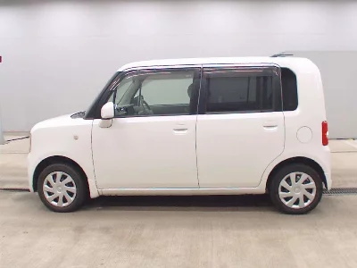 Toyota Pixis Space