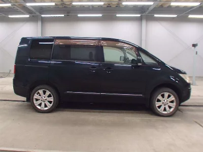 Mitsubishi DELICA D5