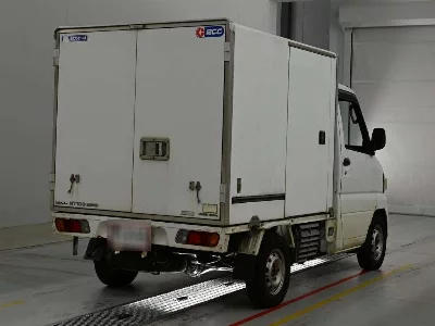 Nissan NT100 Clipper