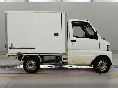 Nissan NT100 Clipper