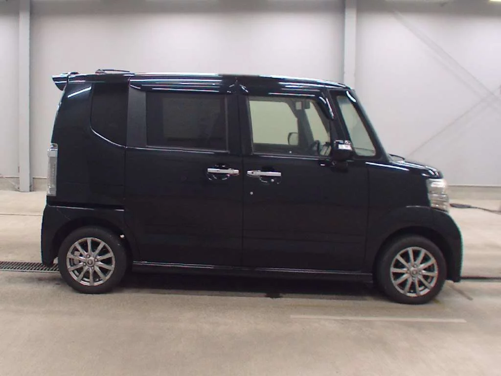 Honda N BOX CUSTOM  с аукциона в Японии