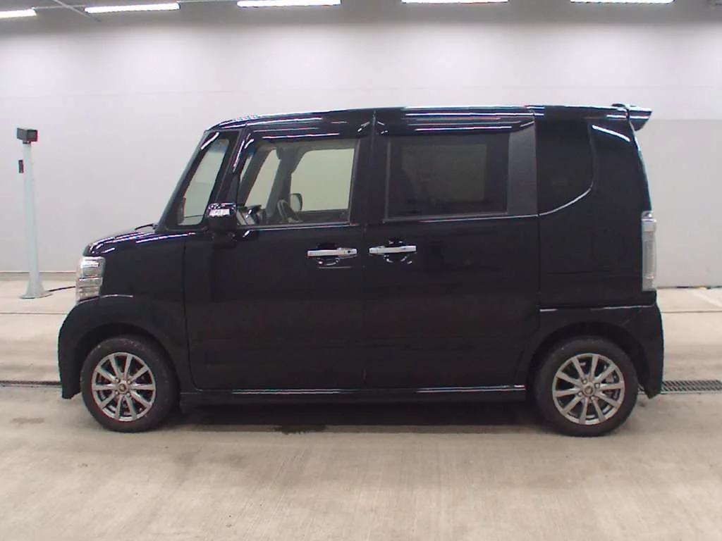 Honda N BOX CUSTOM  с аукциона в Японии