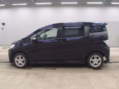 Honda FREED SPIKE HYBRID