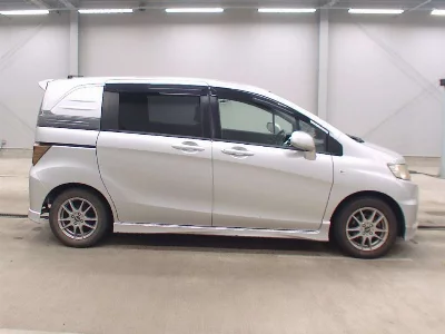 Honda Freed Spike