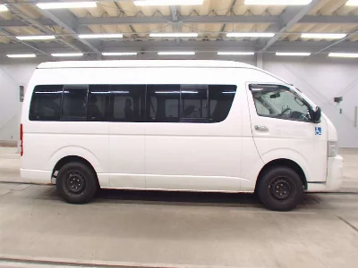 Toyota HiAce Commuter