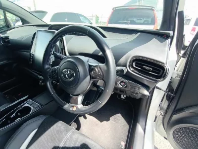 Toyota Prius PHV