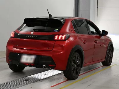 PEUGEOT 208