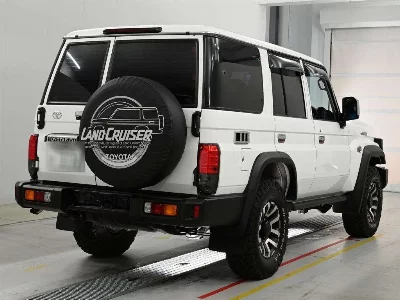 Toyota LAND CRUISER 70