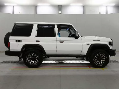 Toyota LAND CRUISER 70