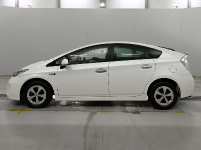 Toyota Prius PHV