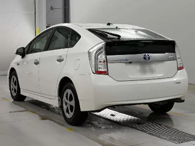 Toyota Prius PHV