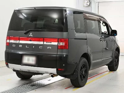 Mitsubishi DELICA D5