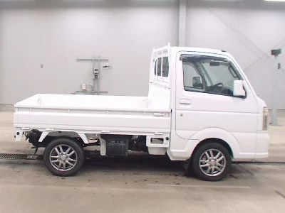 Nissan NT100 Clipper