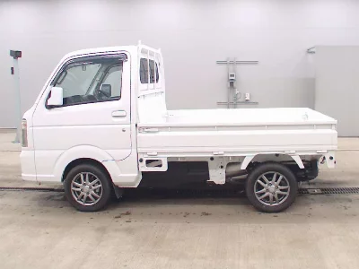 Nissan NT100 Clipper