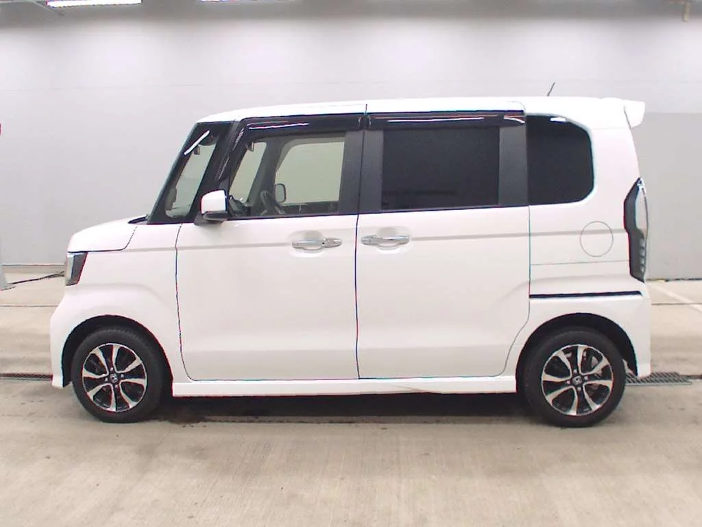 Honda N BOX CUSTOM  с аукциона в Японии