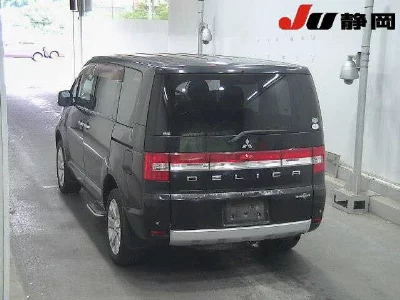 Mitsubishi DELICA D5