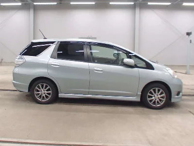 Honda FIT SHUTTLE HYBRID