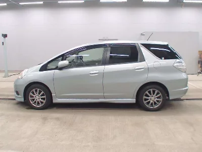 Honda FIT SHUTTLE HYBRID