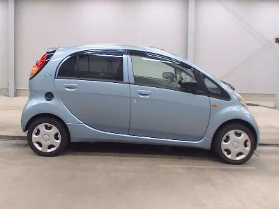 Mitsubishi i
