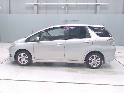 Honda FIT SHUTTLE HYBRID