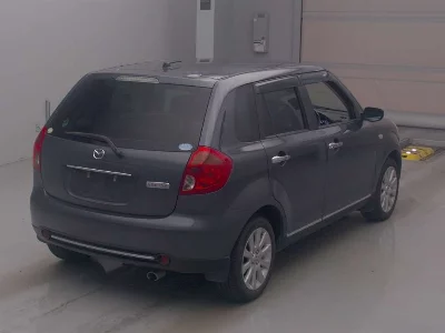 Mazda Verisa