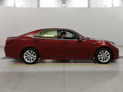 Toyota CROWN HYBRID