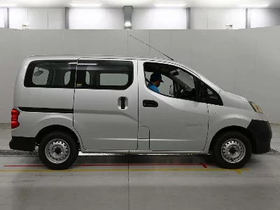 Nissan NV200 VANETTE VAN
