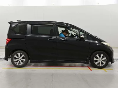 Honda Freed Spike