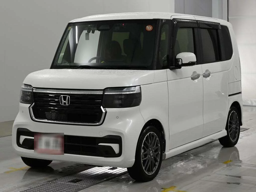 Honda N BOX CUSTOM  с аукциона в Японии