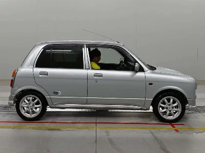 Daihatsu Mira Gino