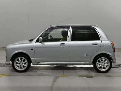 Daihatsu Mira Gino